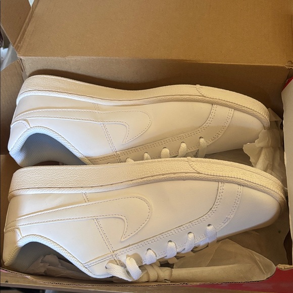 Nike Court Royale 7.5 All-White Casual Sneakers - Picture 9 of 10